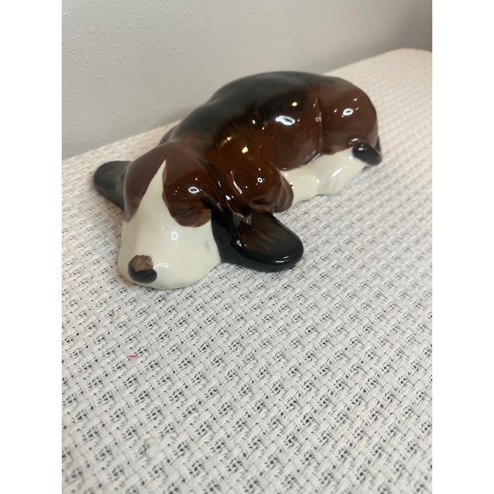 Vintage Ceramic Sleeping Basset Hound Figurine Brown White Glossy Dog Decor Home - Picture 14 of 14